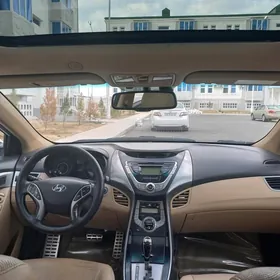 Hyundai Elantra 2013