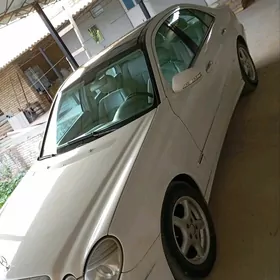 Mercedes-Benz E320 2003