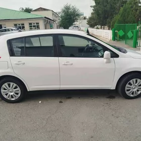 Nissan Versa 2010