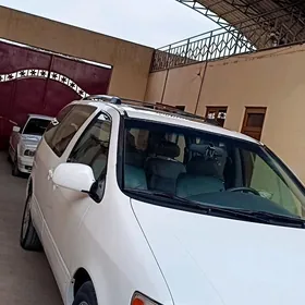 Toyota Sienna 2001