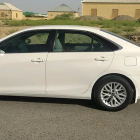 Toyota Camry 2017