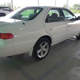 Toyota Camry 2001