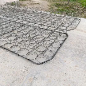 Pružin diwan, matras