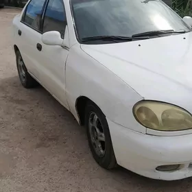 Daewoo Lanos 1999
