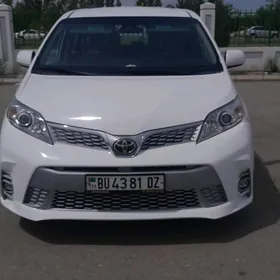 Toyota Sienna 2020