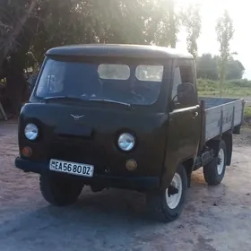 UAZ 452 1988