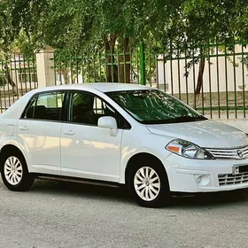 Nissan Versa 2011