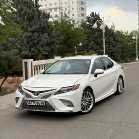 Toyota Camry 2018