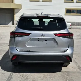 Toyota Highlander 2023