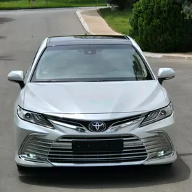 Toyota Camry 2021