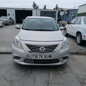 Nissan Versa 2013