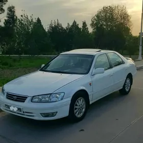 Toyota Camry 2000