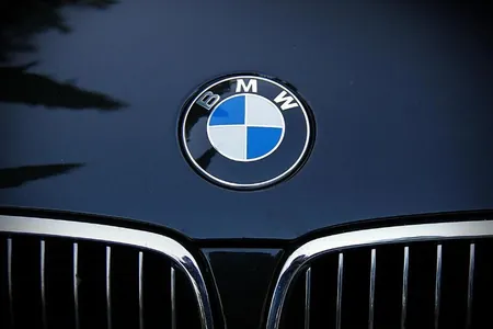 BMW скорректировала стратегию и решила производить больше бензиновых моделей
