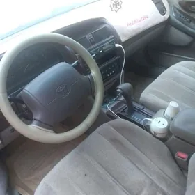 Toyota Avalon 1999