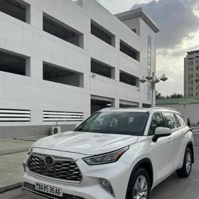 Toyota Highlander 2020