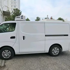 Nissan Urvan 2016