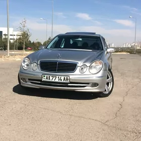 Mercedes-Benz E320 2005