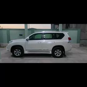Toyota Land Cruiser Prado 2012
