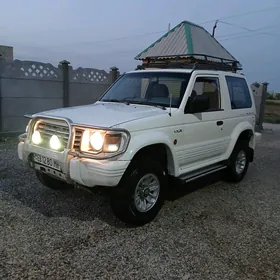 Mitsubishi Pajero 1993