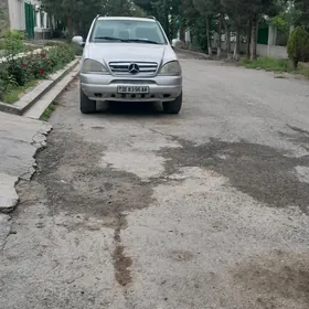 Mercedes-Benz E430 2001