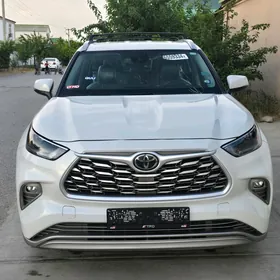 Toyota Highlander 2021