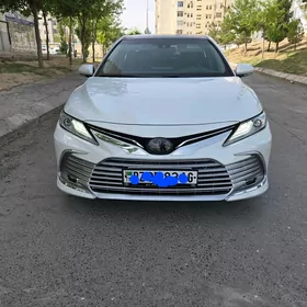 Toyota Camry 2018