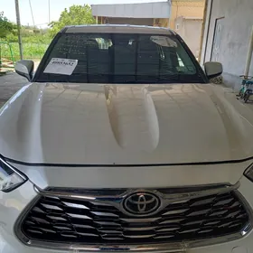 Toyota Highlander 2021