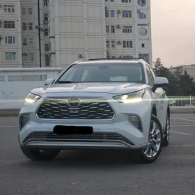 Toyota Highlander 2020