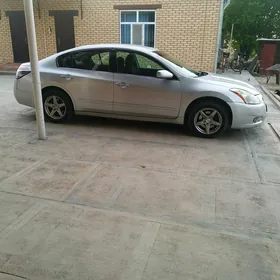 Nissan Altima 2012