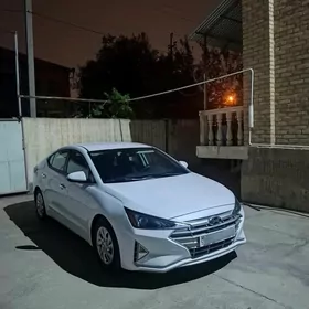 Hyundai Elantra 2020