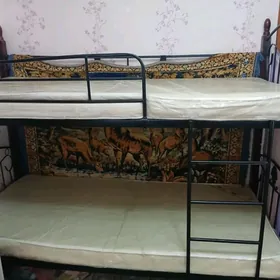 двухъярусная кровать