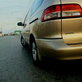 Toyota Sienna 2002