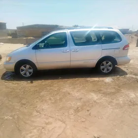 Toyota Sienna 2002