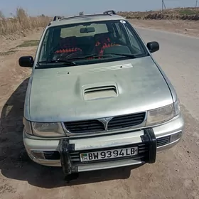 Mitsubishi Chariot 1997