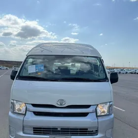 Toyota Hiace 2024