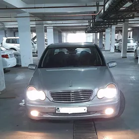 Mercedes-Benz C320 2001