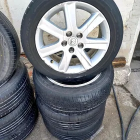 Lexus diska teker 215 55 17