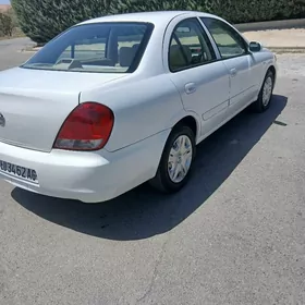 Nissan Sunny 2010