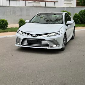Toyota Camry 2023