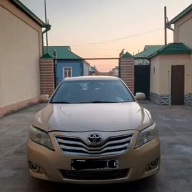 Toyota Camry 2011