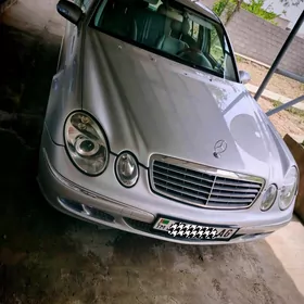 Mercedes-Benz E350 2005