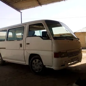 Nissan Urvan 1999
