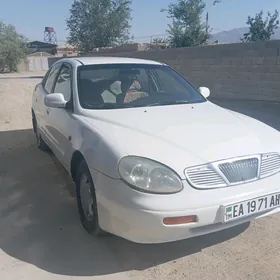 Daewoo Leganza 1998