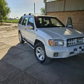Nissan Pathfinder 2000