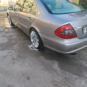 Mercedes-Benz E320 2005