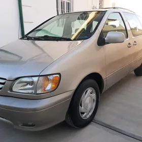 Toyota Sienna 2002