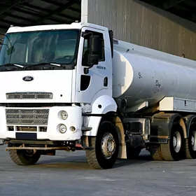 Ford Cargo 3535D 2013