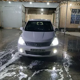 Nissan Versa 2012