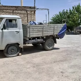UAZ Profi 1985