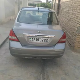 Nissan Versa 2010